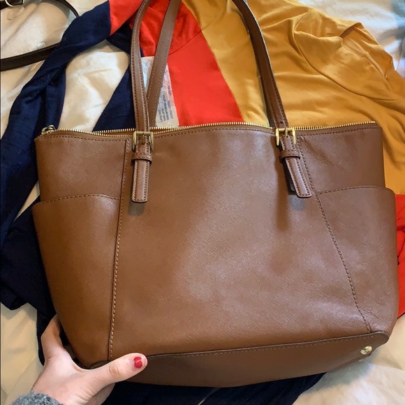 Michael kors purse - Picture 3 of 3